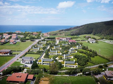 Viviendas_unifamiliares_Galizano_Cantabria_aerea_002_bis.jpg
