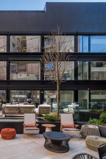 Edificio_comercial_oficinas_Madrid_GT_exterior_47.jpg